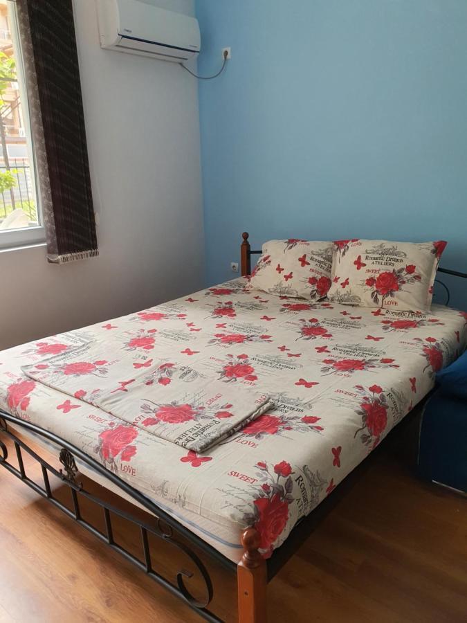 Flowers Studio Поморие Экстерьер фото